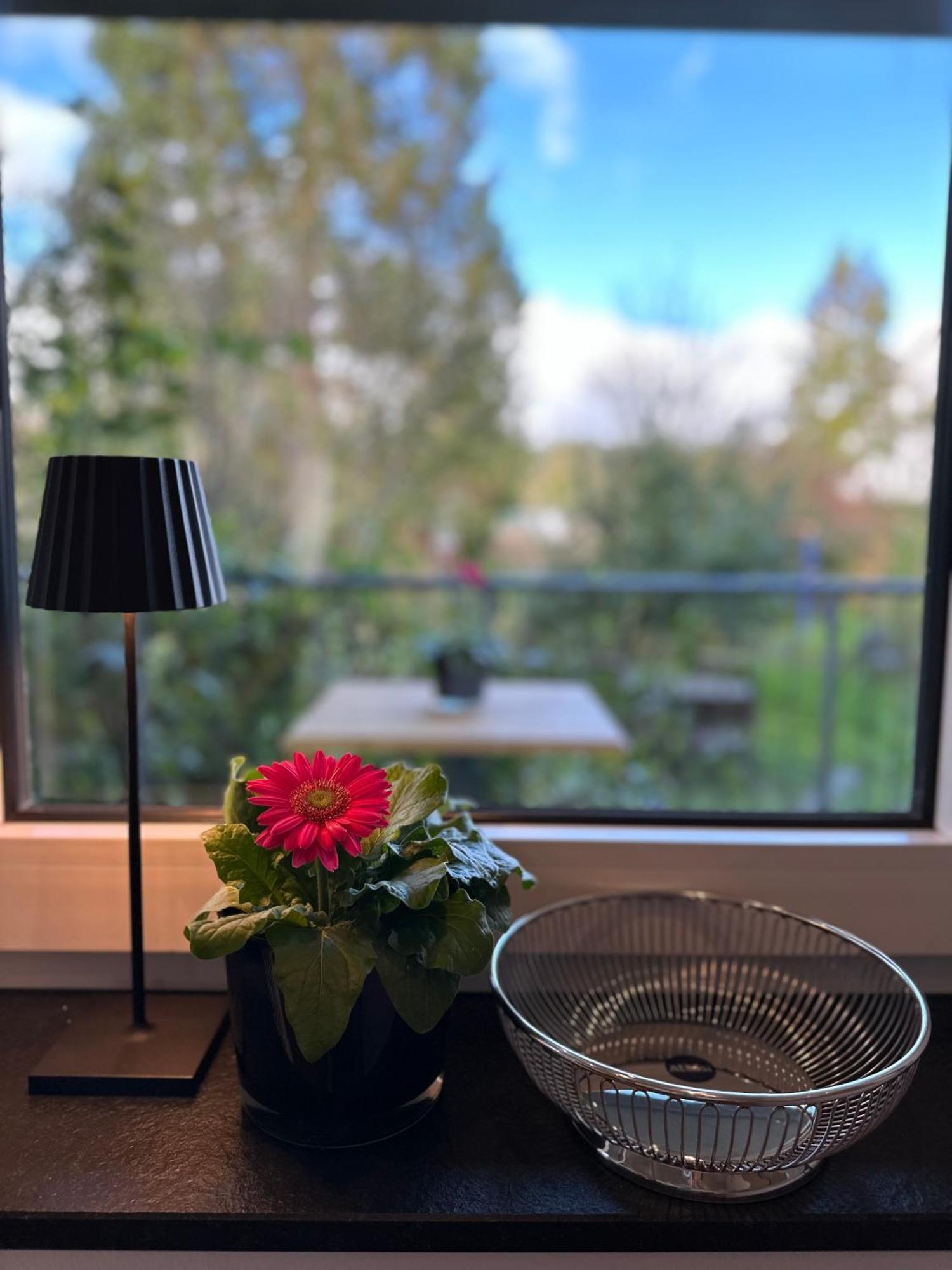 Apartment In Bad Wilhelmshoehe Mit Grossem Balkon Im Gruenen Und Kostenfreien Parkplaetzen Kassel Eksteriør billede